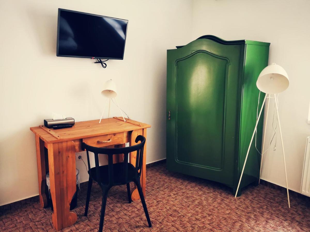 Szabolcs Vezer Panzio Bed & Breakfast Exterior foto