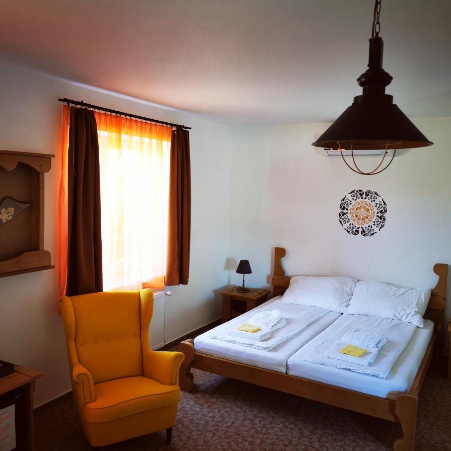 Szabolcs Vezer Panzio Bed & Breakfast Exterior foto