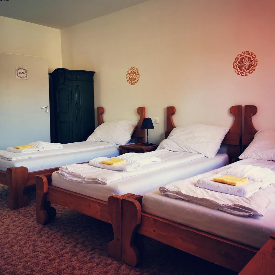 Szabolcs Vezer Panzio Bed & Breakfast Exterior foto