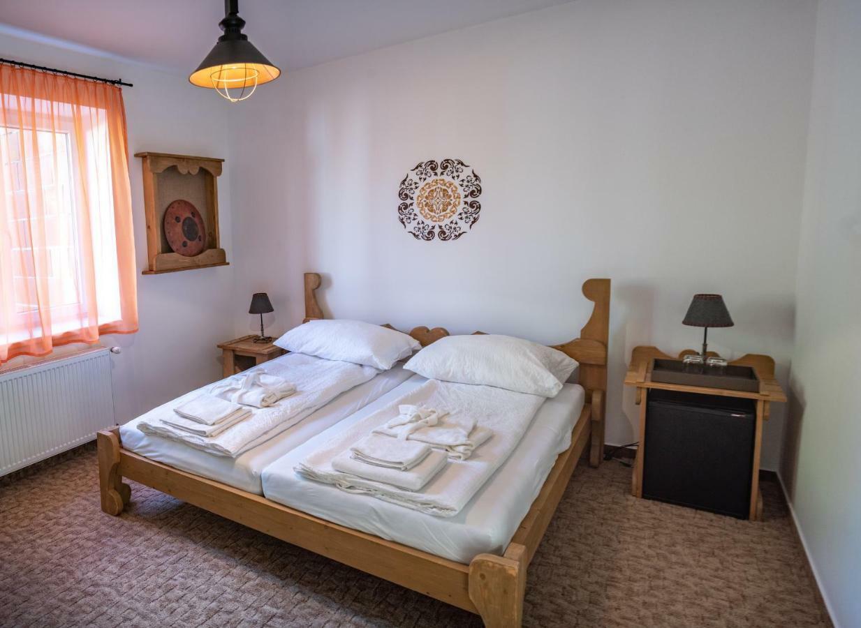 Szabolcs Vezer Panzio Bed & Breakfast Exterior foto