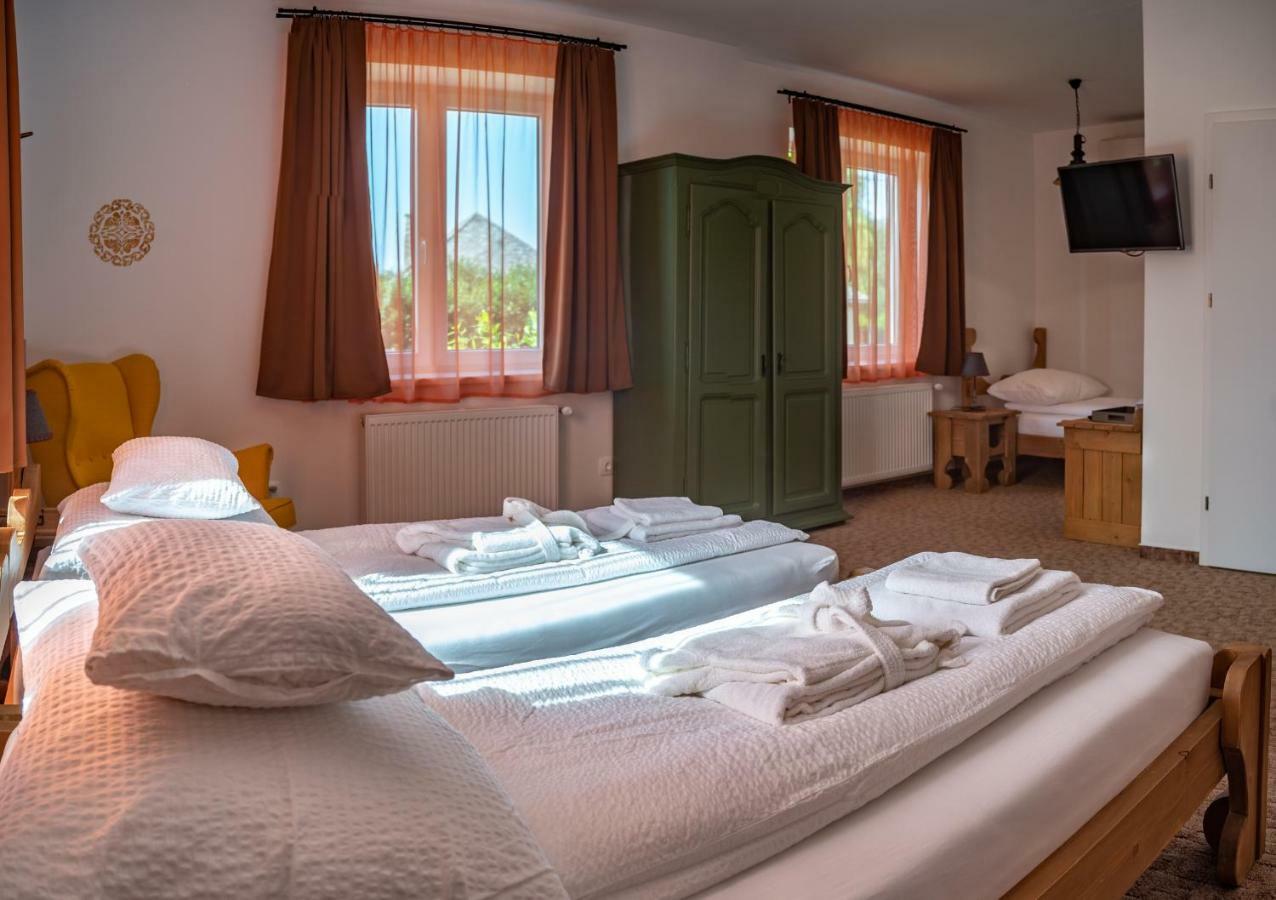 Szabolcs Vezer Panzio Bed & Breakfast Exterior foto