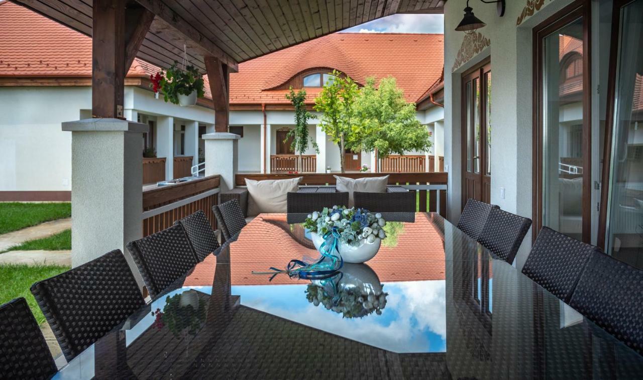 Szabolcs Vezer Panzio Bed & Breakfast Exterior foto